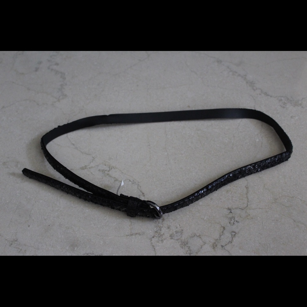 Woman’s black silver scale fashion belt